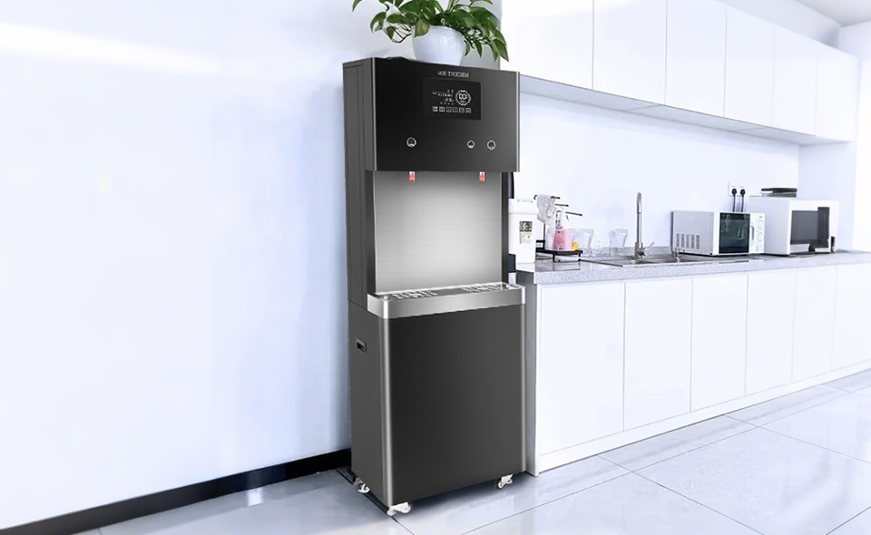 你喝的桶裝水安全嗎？直飲水機(jī)能不能替代桶裝水？